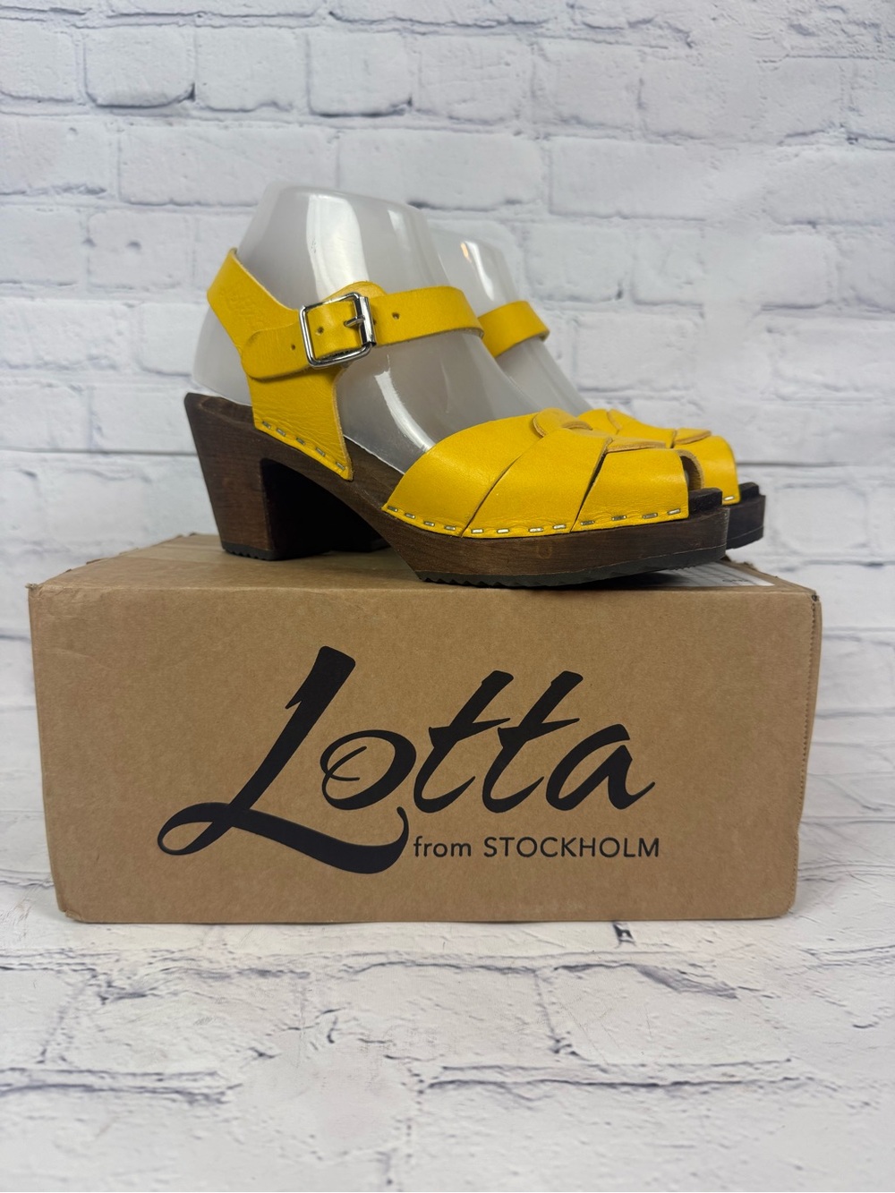 Lotta from Stockholm Yellow Clog Leather Sandal 37 / 6.5